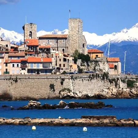 Rare! Oasis Btw Old & Daire *